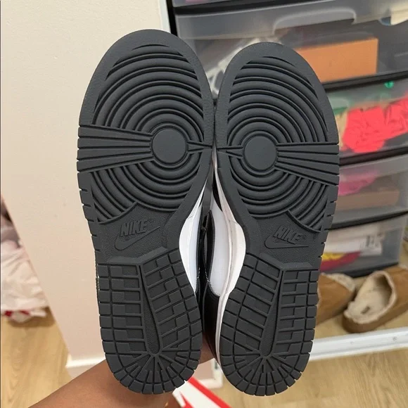 Nike Dunk Men's Black and White Low-Top Sneakers - Picture 7 of 8